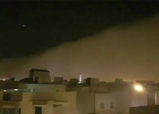 بالفيديو| لقطات مرعبة للحظة وصول العاصفة الرملية إلى مدينة الرياض