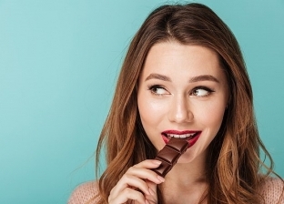 استشاري تغذية تحذر من الشوكولاتة باللبن: تقلل نسب الأكسدة في الأمعاء