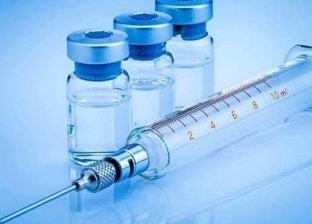 استشاري مناعة: خفض المدة بين جرعتي «أسترازينيكا» لشهر يزيد من فاعلية اللقاح