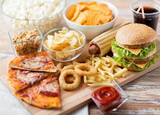 دراسة: تناول الأطعمة السريعة يسبب مرض السكري