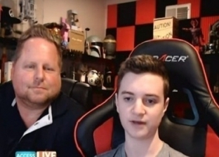 كندي يخرج ابنه من المدرسة لتعلم ألعاب الفيديو بعدما ربح 60 ألف دولار