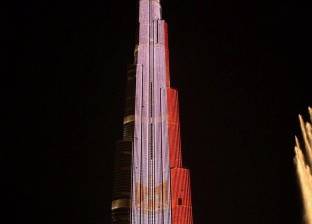 برج خليفة يتزين بألوان علم مصر