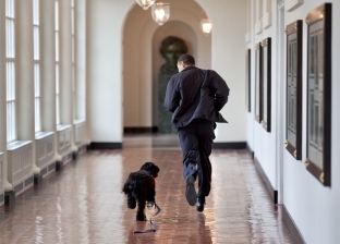 أوباما يرثي كلبه بعد نفوقه: «فقدت صديقا وفيا كان يمتلك شعرا رائعا»