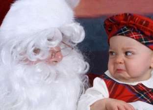 بالصور| "شاهدوا بابا نويل لأول مرة".. أطفال تبدو عليهم ملامح الصدمة