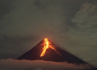 بركان «مايون» يقذف الحمم البركانية وسط استمرار عمليات إجلاء السكان بالفلبين