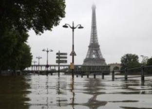 فيضانات وأمطار غزيرة تضرب فرنسا بعد أشهر من الجفاف «فيديو»