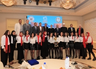 التعليم تكرم الطلاب الفائزين في بطولة كأس العالم لكرة اليد بصربيا 2021