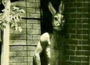 بالفيديو| تعرف على قصة "الرجل الأرنب" المرعبة.. قاتل مجنون يسلخ البشر