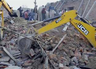 بالفيديو| اللقطات الأولى لانهيار مبنى سكني في «مومباي» بالهند