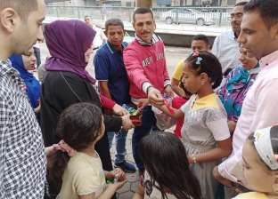 توزيع حلوى وإزالة أثار حادث ومعالجة غرفة كهرباء في أول أيام العيد بالقاهرة