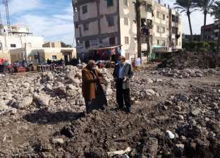 إزالة 3 عمارات آيلة للسقوط في كفر سعد بدمياط