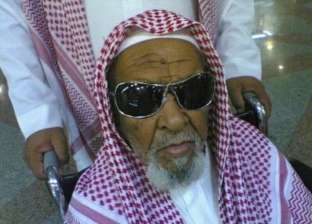 «رافعا السبابة».. وفاة أقدم مؤذن في السعودية عن عمر ناهز 118 سنة أثناء الصلاة