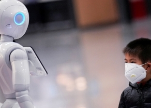 الصين تستخدم الروبوتات في الخطوط الأمامية لمكافحة فيروس كورونا