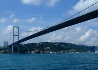 رئيس وزراء تركيا: تغيير اسم جسر البوسفور تخليدا لضحايا محاولة الانقلاب
