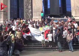 بالفيديو| هتافات الصحفيين على سلالم "النقابة": "الحرية الحرية.. للصحافة المصرية"