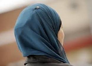 أمريكية تحصل على تعويض 85 ألف دولار بسبب خلع الحجاب