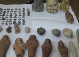 "الآثار" تتسلم 28 قطعة نقدية أثرية ضبطت بمطار القاهرة