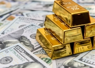 توقعات بانخفاض الدولار وارتفاع الذهب عالميا بفضل تباطؤ الاستهلاك في أمريكا