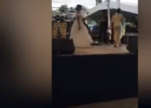 بالفيديو| عروس تبث حفل زفافها على التواصل الاجتماعي بدون عريس