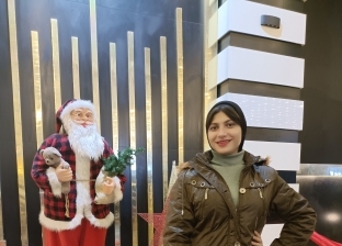 بابا نويل يزين شوارع بورسعيد.. وأسعار هدايا الكريسماس في متناول الجميع