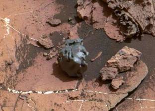 بالصور| اكتشاف جسم غريب على سطح المريخ