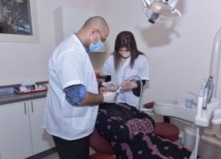 طقم مجاناً.. هدية طبيب أسنان للمرضي: "عشان نرجع ضحكتهم"