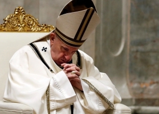 للمرة الأولى البابا فرانسيس يغيب عن قداس العام الجديد بسبب «عرق النسا»