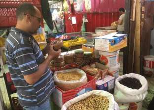 ضبط طني مخللات وملح طعام "فاسد" في حملة تموينية بالغربية