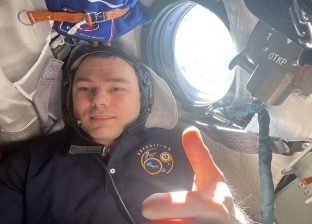 لماذا يزداد طول رواد الفضاء سنوياً؟.. رائد روسي يكشف التفاصيل