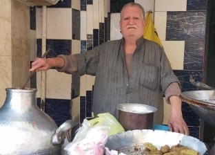 «حريصة» أشهر بائع فول بالبحيرة: 20 سنة من إفطار الأقباط في رمضان