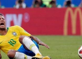 بالفيديو| لقطة تبرئ نيمار من ادعاء الإصابة في كأس العالم