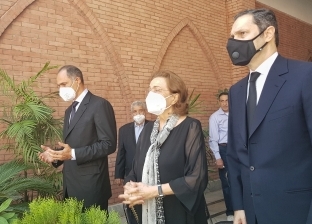 سوزان وجمال وعلاء يزورون ضريح مبارك في ذكرى حرب 6 أكتوبر «صور»