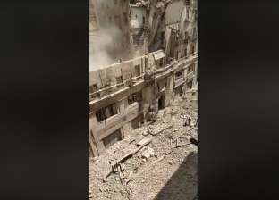 فيديو.. لقطات انهيار العقار رقم 50 في شارع قصر النيل