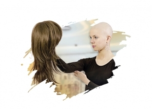 مراكز التجميل تدعم مريضات السرطان: شعرك ده ولا باروكة!
