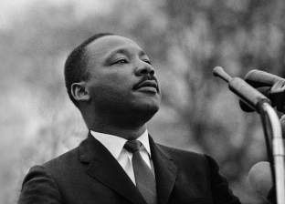 شبح العنصرية لا يزال يخيم على أمريكا في ذكرى ميلاد مارتن لوثر كينج