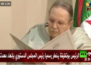 بالصور| لحظة تقديم بوتفليقة استقالته من رئاسة الجزائر