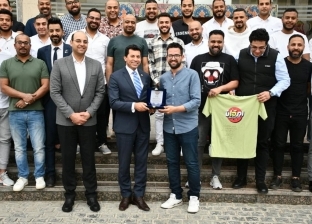 وزير الشباب والرياضة يكرم شباب المطرية منظمي «15 رمضان» أكبر مائدة إفطار رمضاني في مصر