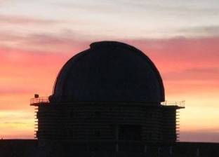 بالصور| "البحوث الفلكية" يعلن تفاصيل "تفضيض مرايا التلسكوب الكبير"