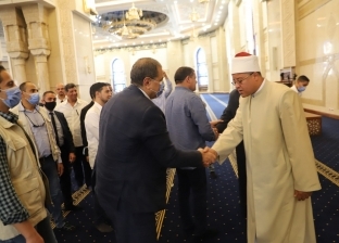 رئيس حكومة الوحدة الليبية وسعفان يؤديان صلاة الجمعة في مسجد الفتاح العليم
