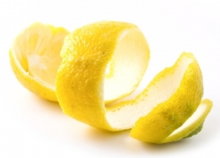 كنز في قشر الليمون يخلصك من مشكلات عديدة.. لا ترميه