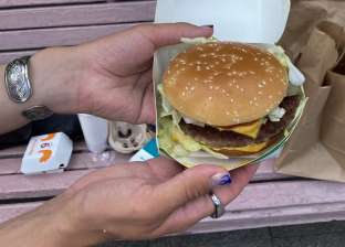 «ماكدونالدز» تفتتح أول مطعم افتراضي.. بدون موظفين والروبوت يقدم الطعام