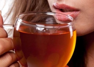 هل «شرب الشاي» يقتل كورونا في 10 دقائق؟.. مجلة صينية توضح