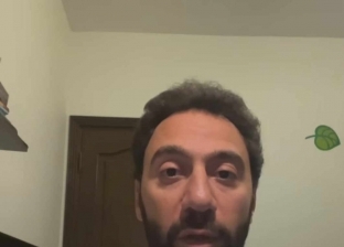 سر «تي شيرت» ظهر به محمد سلام في فيديو دعما لـ فلسطين.. حقق ربع مليون مشاهدة