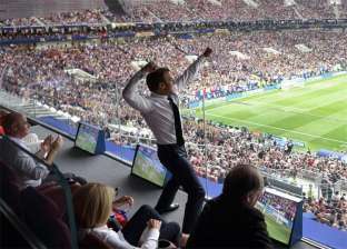 ماكرون يجتمع بلاعبي منتخب فرنسا بعد خسارة نهائي كأس العالم: فخور بكم «فيديو»