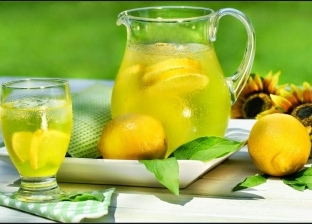طريقة عمل عصير الليمون بالنعناع والقرفة.. مشروب لعلاج الأمراض