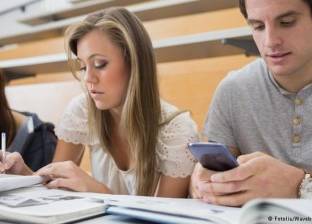 دراسة: تصفح الإنترنت في الفصل  يؤثر على نتائج الامتحانات