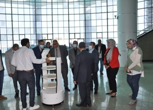 جامعة كفرالشيخ تستلم روبوت الخدمات الطبية لاستخدامه في علاج حالات كورونا