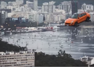 سيارة بورش الجديدة "تطير" في سماء البرازيل وتهبط أعلى جبل "شوجارلوف"
