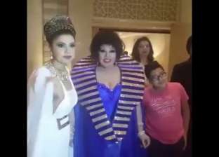 بالفيديو| حقيقة إطلالة فيفي عبده بـ"فستان فرعوني" في روسيا