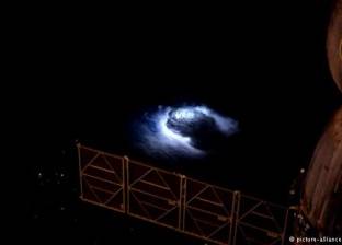 رائد فضاء يصور يصور ظاهرة "العفريت الكهربائي"